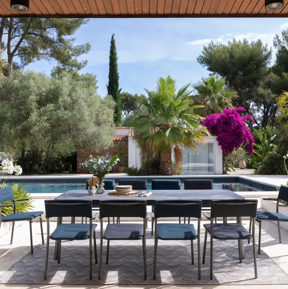 Ensemble table extensible et 8 fauteuils de jardin - LAFUMA